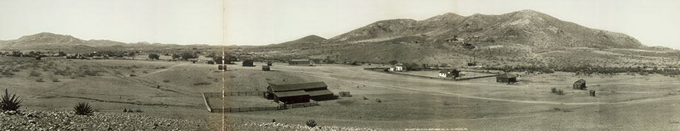 A panoramic photo shows the Gleeson area around 1910. | Library of Congress