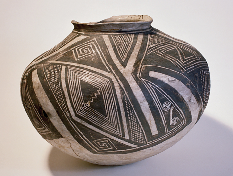 Clay Vessels: Ancestral Puebloans fashioned natural paintbrushes from the yucca plant to decorate their pottery. Unglazed pots, called ollas, were used for carrying water, cooking and storing grains. The more intricate Kayenta Black-on-white olla (above left) dates from a.d. 1260 to 1300. The Sosi Black-on-white vessel (above right) was made between a.d. 1070 to 1150. | George H.H. Huey